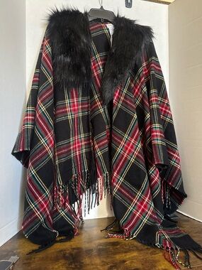 J Crew AG527 NWT Trendy Classic Stewart Tartan Plaid Faux-Fur Cape Scarf Wrap